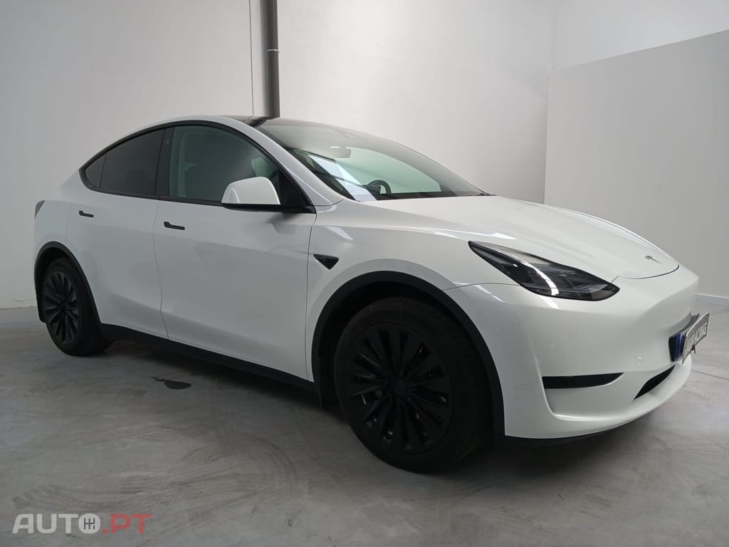 Tesla Model Y Standard