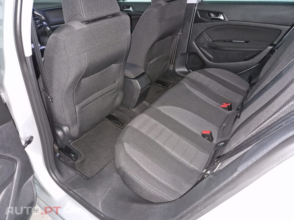 Peugeot 308 1.6 BlueHDi Allure EAT6