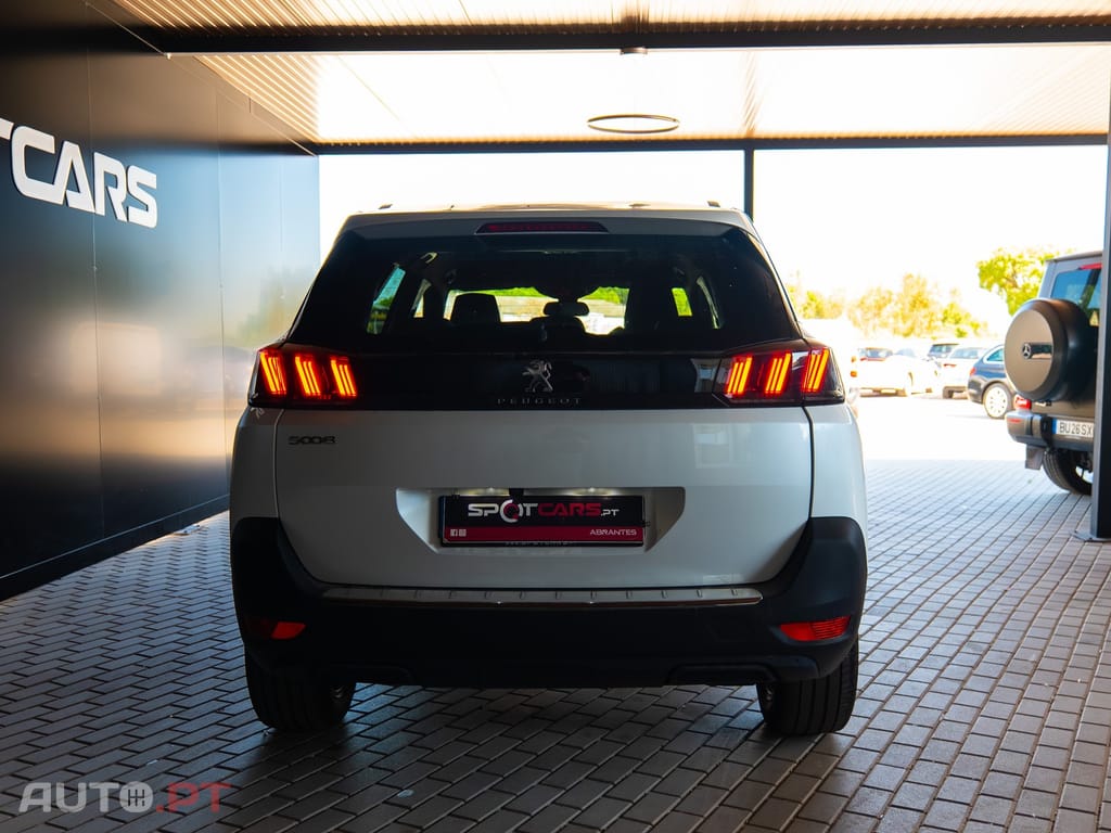 Peugeot 5008 1.2 PureTech Allure Pack EAT8