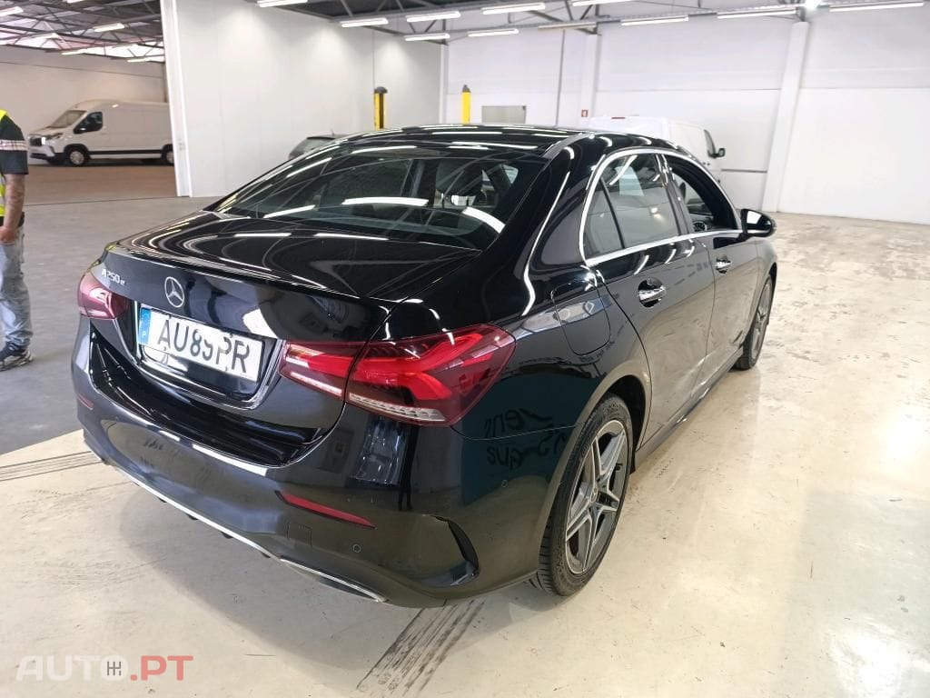 Mercedes-Benz A 250 e AMG Line