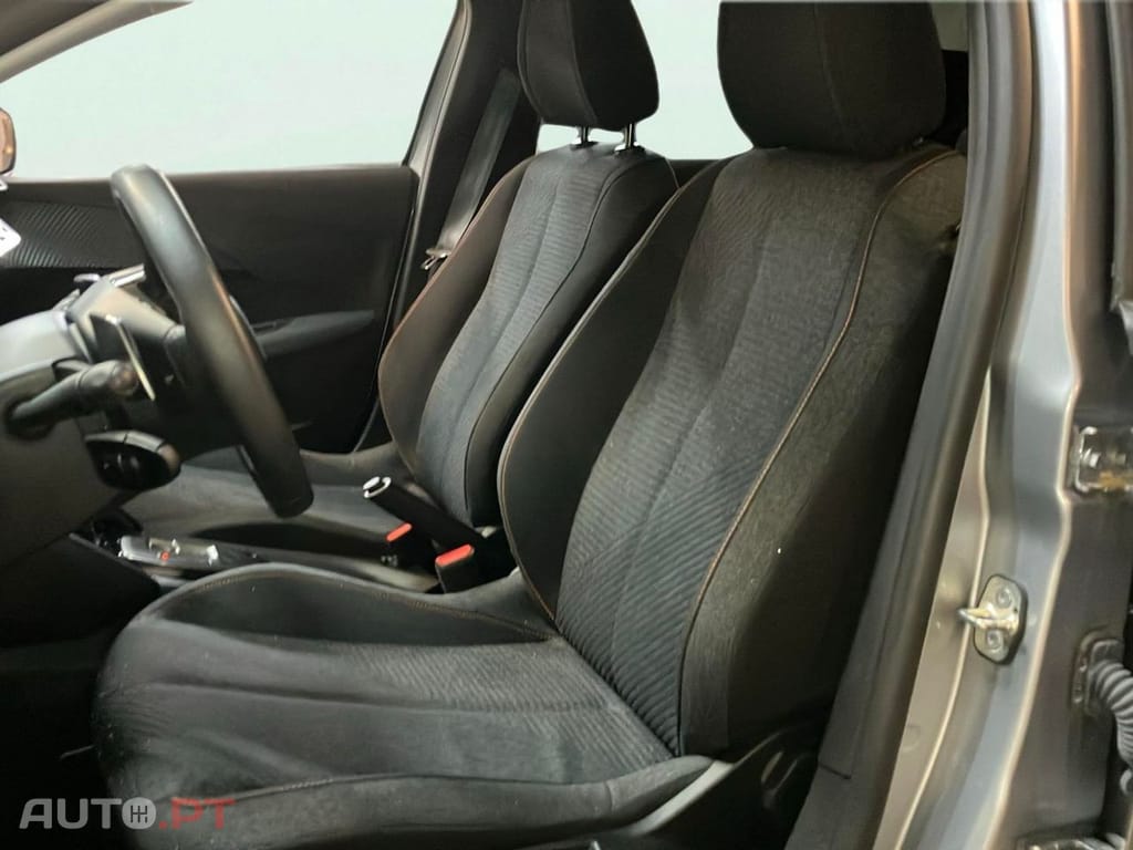 Peugeot 208 1.2 Hybrid Allure e-DCS6