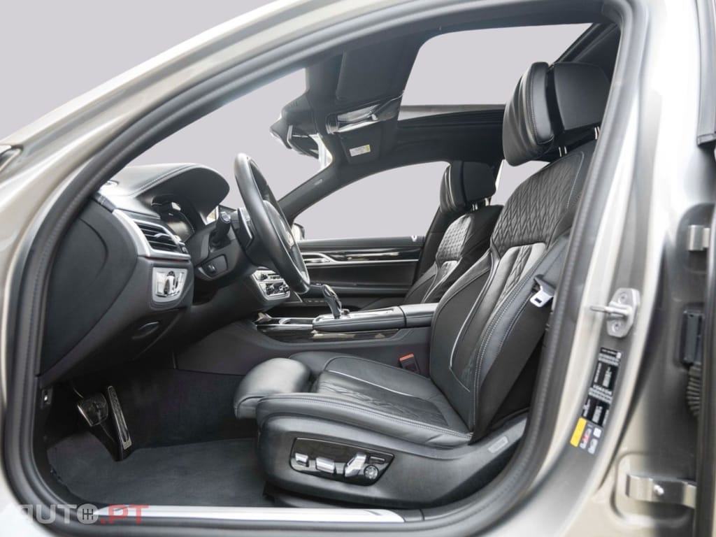 BMW 745 I.V.A DEDUTIVEL e M Sportpaket Laserlicht Head Up