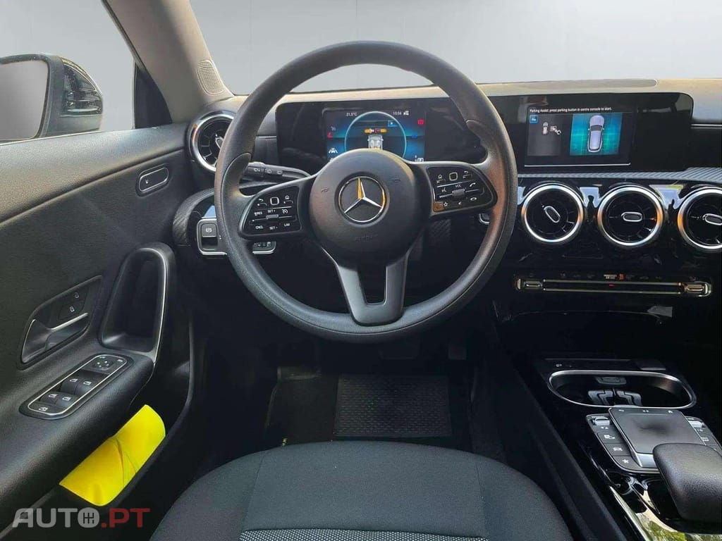 Mercedes-Benz CLA 180 SB DCT 