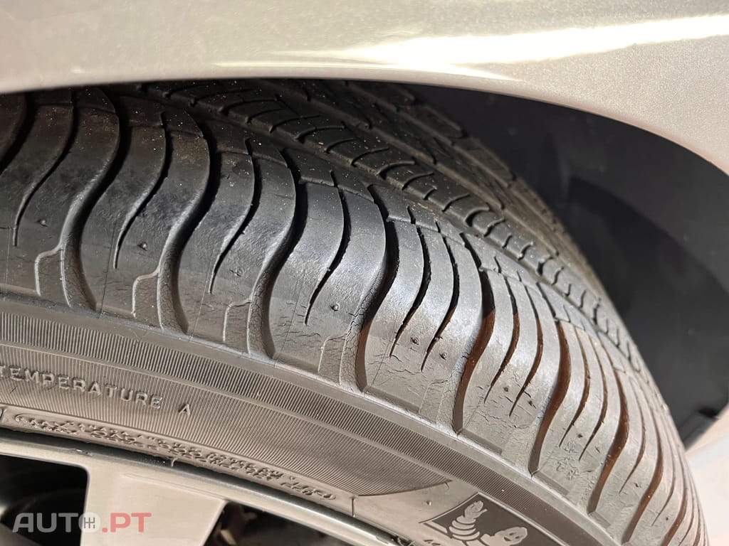 Land Rover Velar 2.0 R-Dynamic 241cv