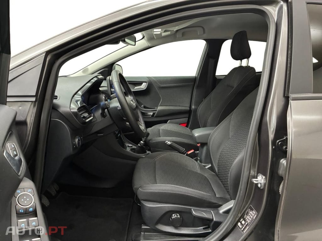 Ford Puma 1.0 EcoBoost MHEV Titanium