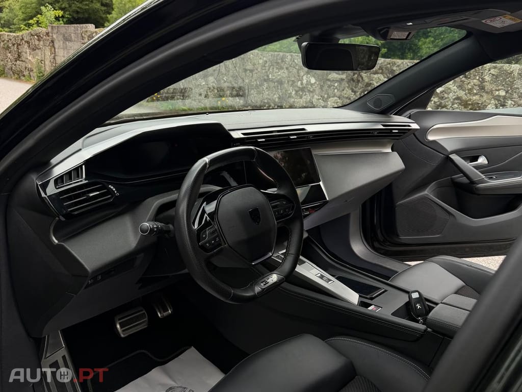 Peugeot 308 SW Peugeot 308 SW 1.6 Hybrid 225cv GT Pack e‑EAT8 • 2024 • 51.735 km • Garantia de fábrica até maio de 2027. REVISÃO OFICIAL FEITA. Viseu