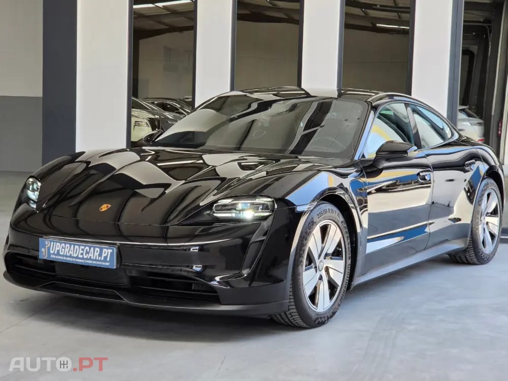 Porsche Taycan 4