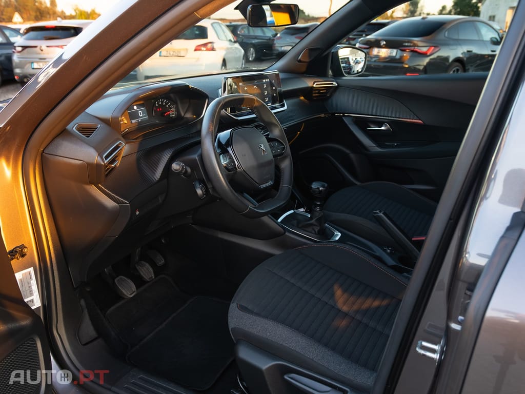 Peugeot 2008 1.2 PureTech Active Pack