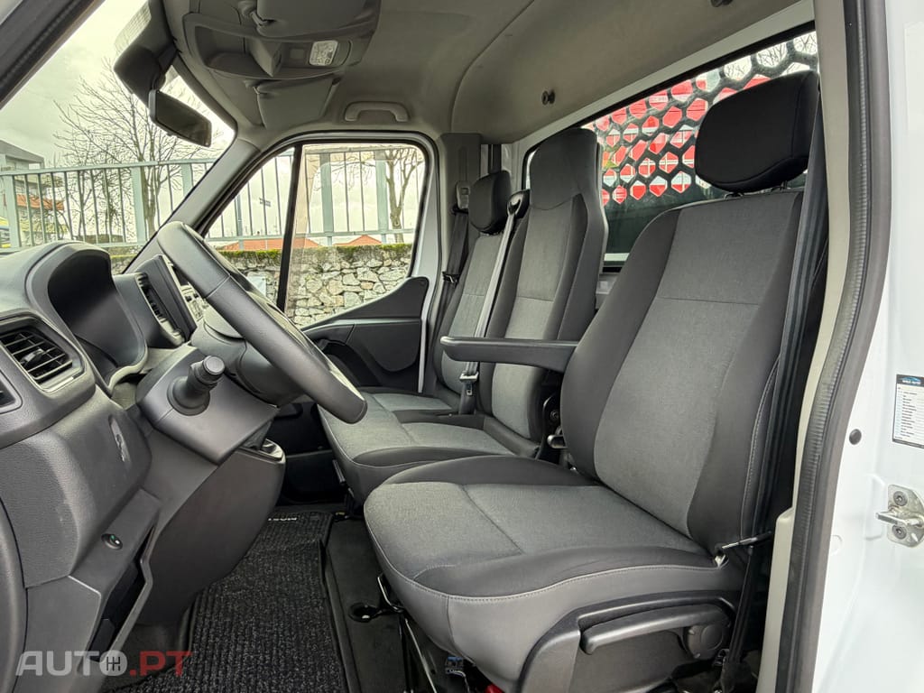 Renault Master 2.3 dCI L4 3.5T 3LUG Nacional