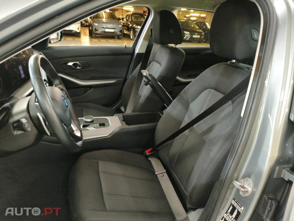 BMW 320 e Auto — fotografia 5