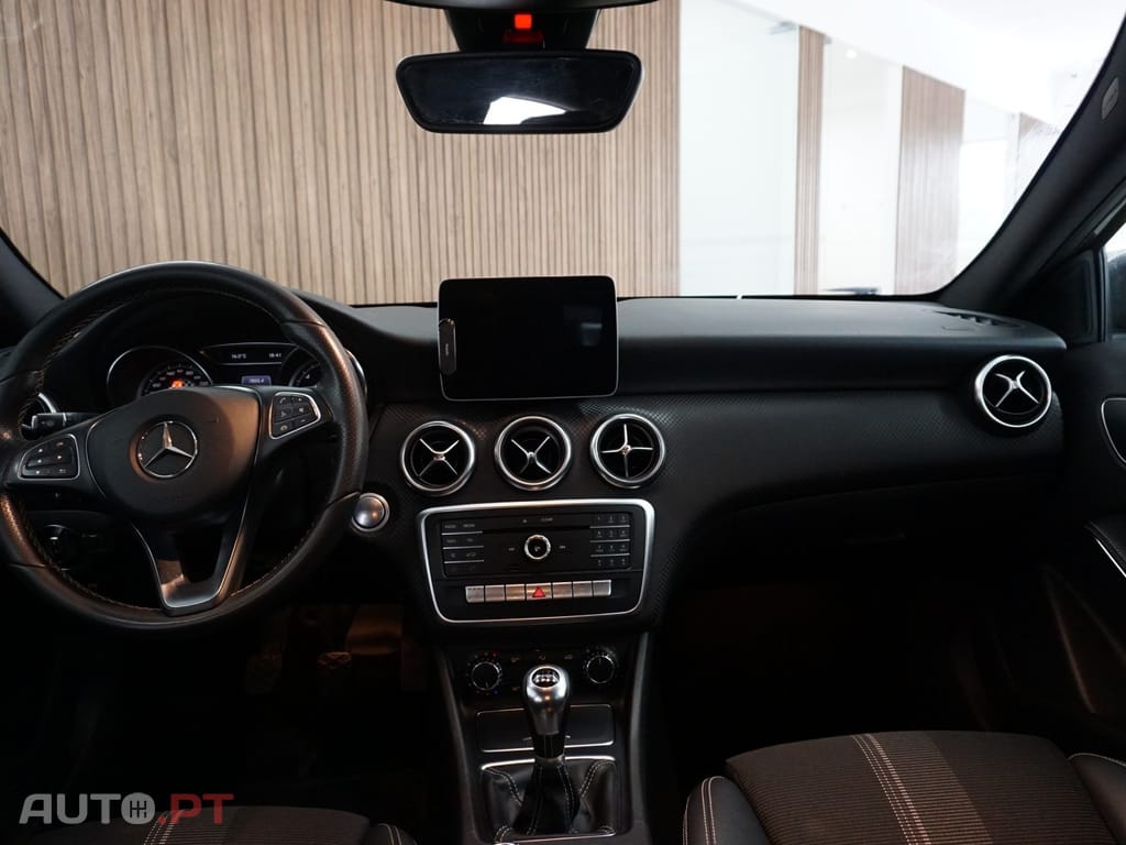 Mercedes-Benz A 180 (BlueEFFICIENCY) AMG Sport