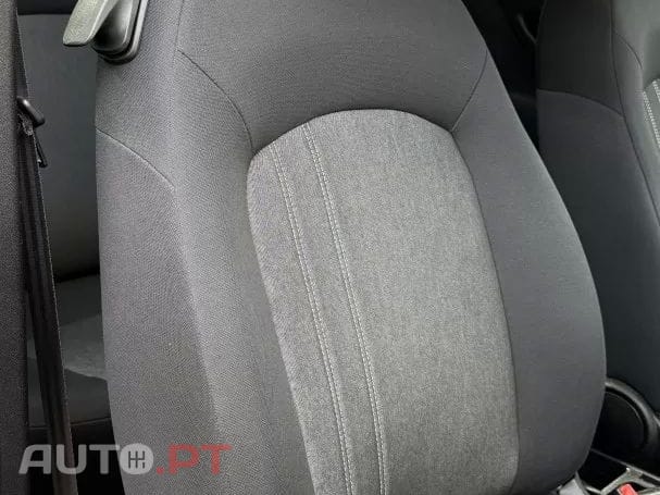 Fiat Punto 1.3 M-Jet Lounge Start&Stop — fotografia 29