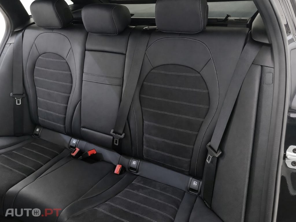 Mercedes-Benz C 220 d Station 9G-TRONIC Night Edition — fotografia 20
