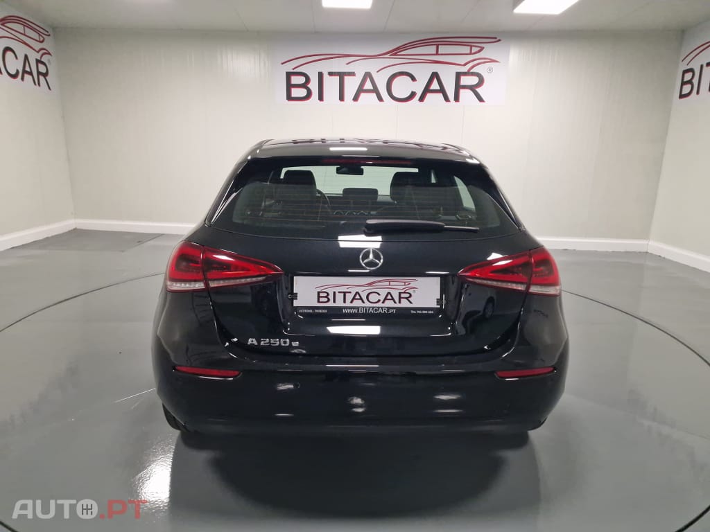 Mercedes-Benz A 250 E STYLE PLUS Hibrido Plug-In