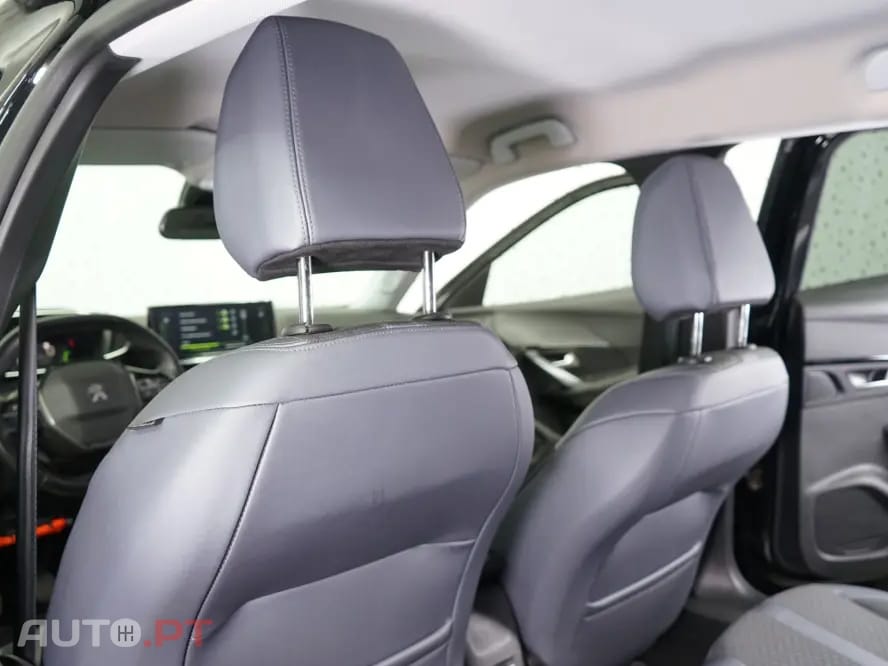 Peugeot 2008 1.2 PureTech Allure