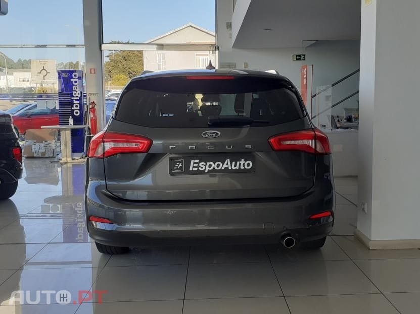 Ford Focus SW 1.5 TDCi EcoBlue Business — fotografia 3