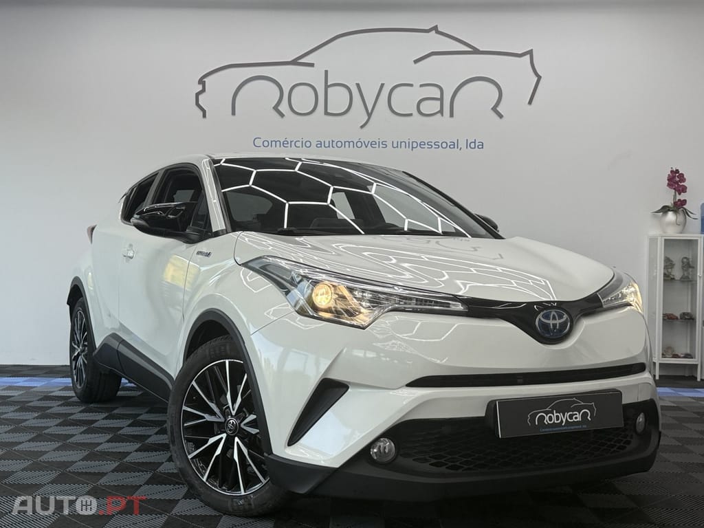 Toyota C-HR 1.8 Hybrid Square Collection