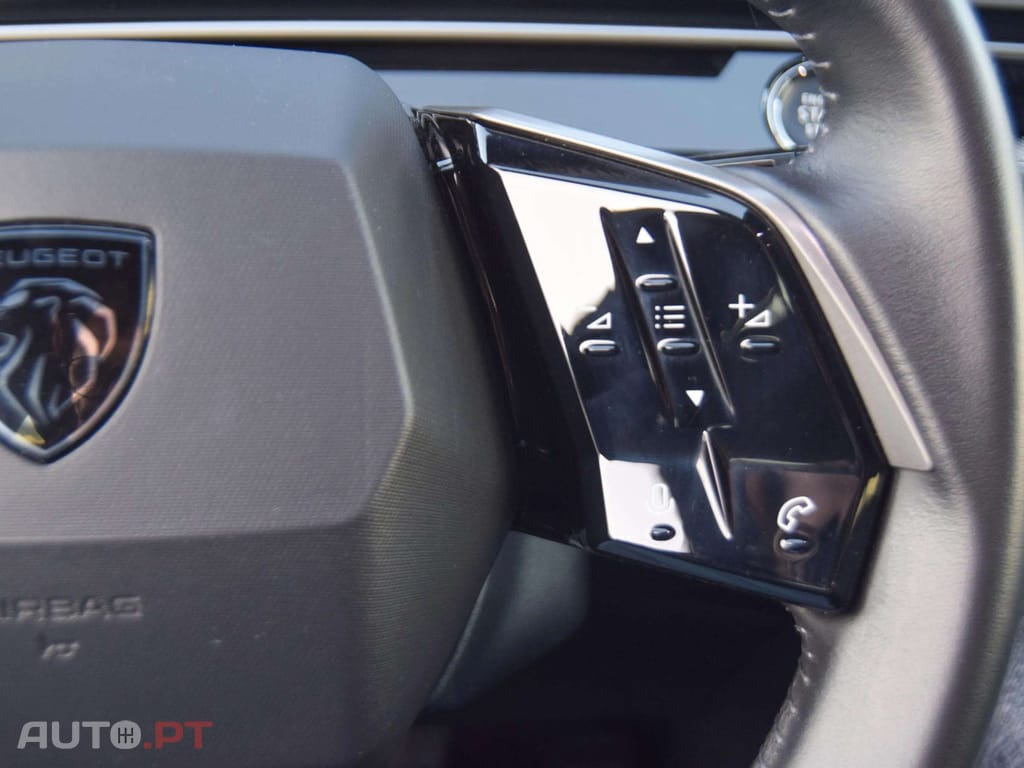Peugeot 3008 1.2 Hybrid Allure e-DCS6