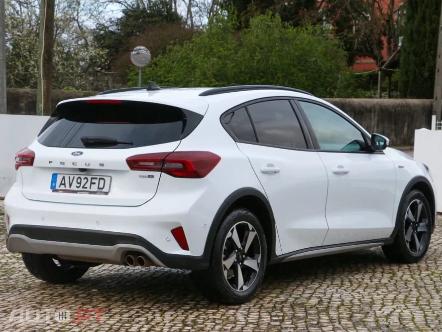Ford Focus 1.0 EcoBoost MHEV Active Style SIP — fotografia 3