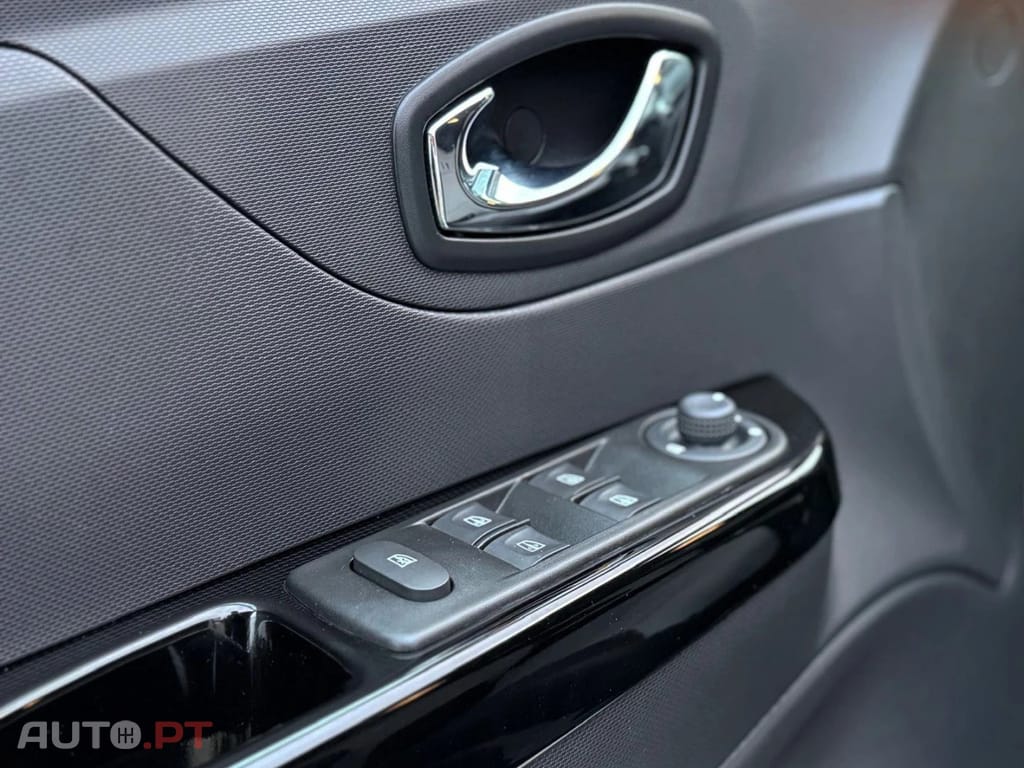 Renault Captur 1.2 TCE INTENS (EDC)