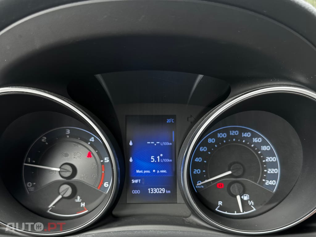 Toyota Auris Confort + pack tecnho