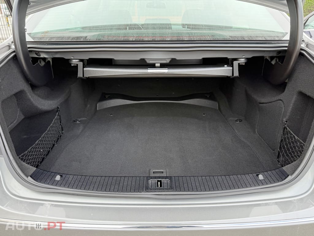 Mercedes-Benz E 220 CDI Avantgarde BE Auto.