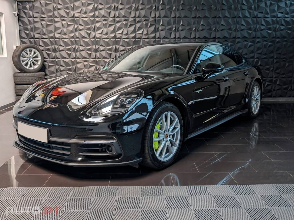 Porsche Panamera 4 E-Hybrid