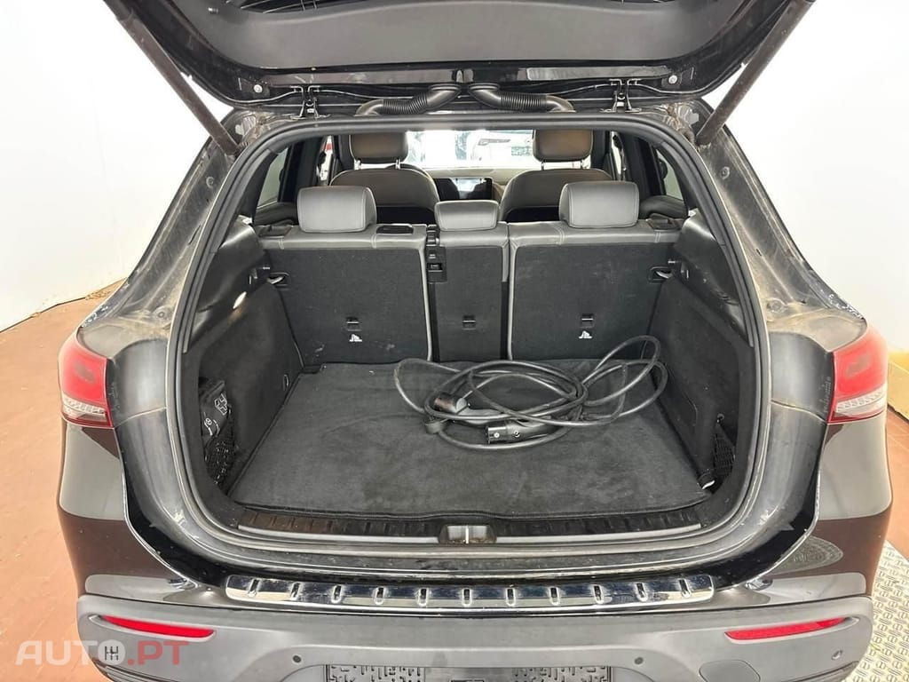 Mercedes-Benz EQA 250 Electric Art