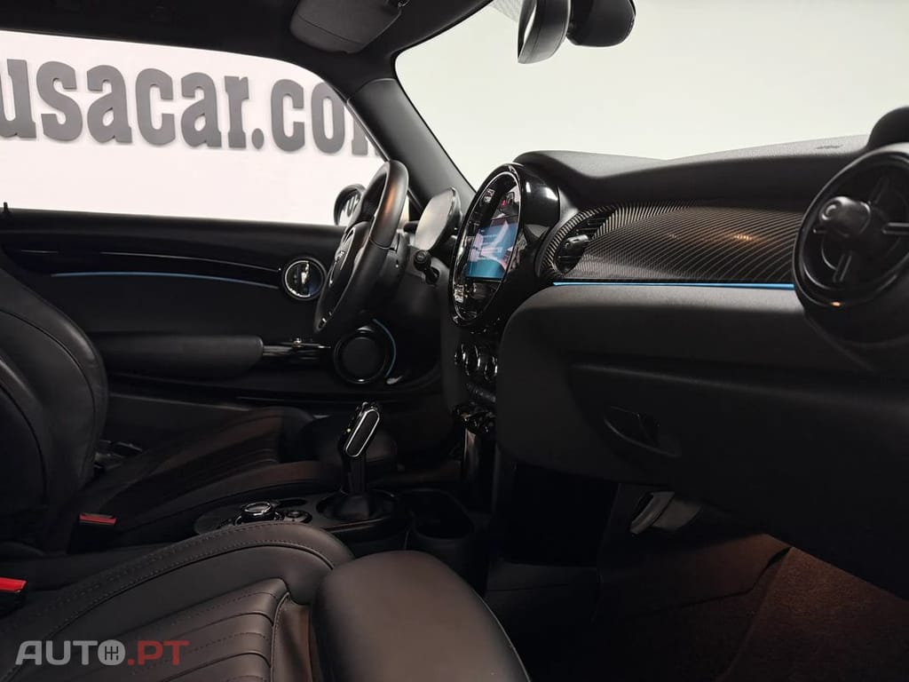 MINI Cooper Cooper SE Resolute Edition