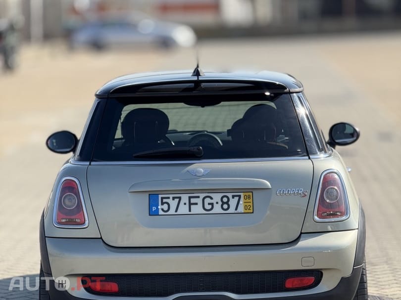 MINI Cooper Cooper S