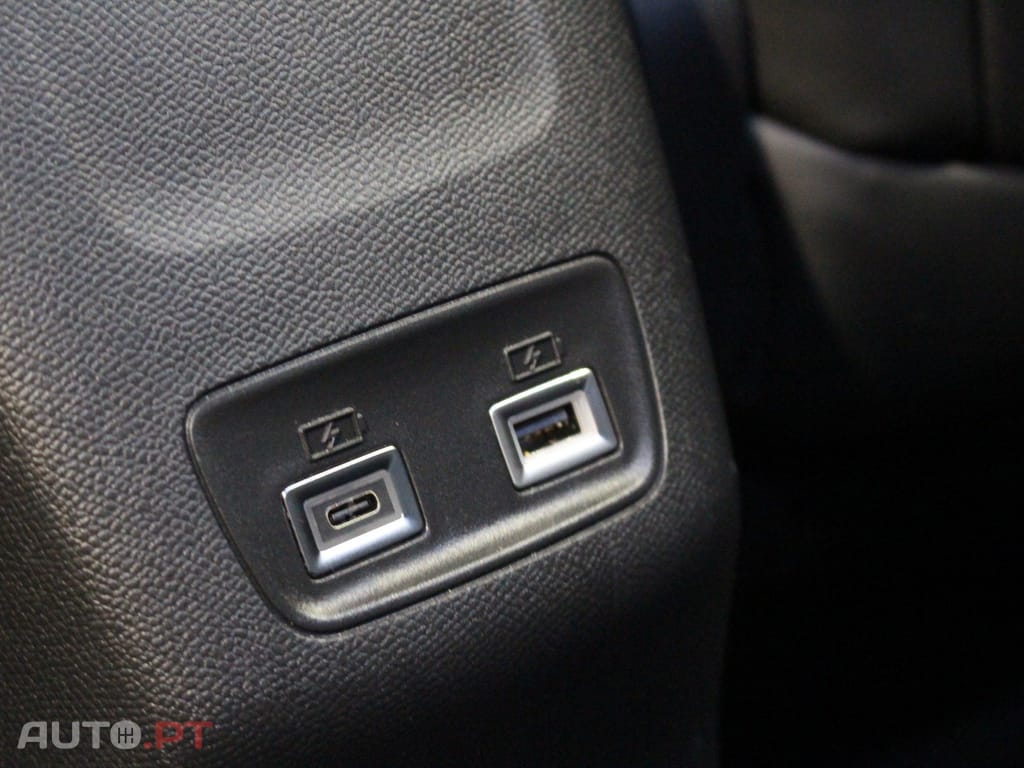 Peugeot E-2008 50 kWh GT