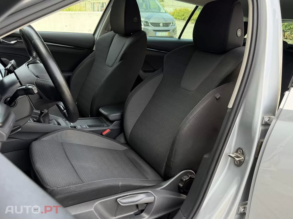 Skoda Octavia 2.0 TDI Style — fotografia 9