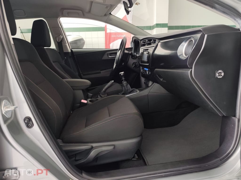 Toyota Auris Touring Sports 1.4 D-4D Com+P.Sport