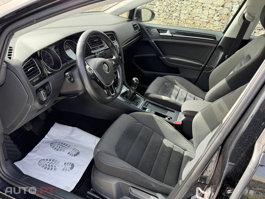 Volkswagen Golf 1.6 TDi Highline
