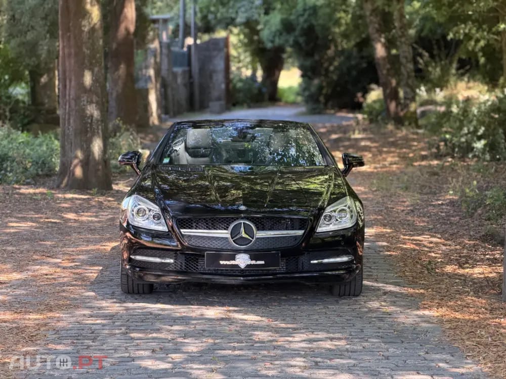 Mercedes-Benz SLK 200 Outro