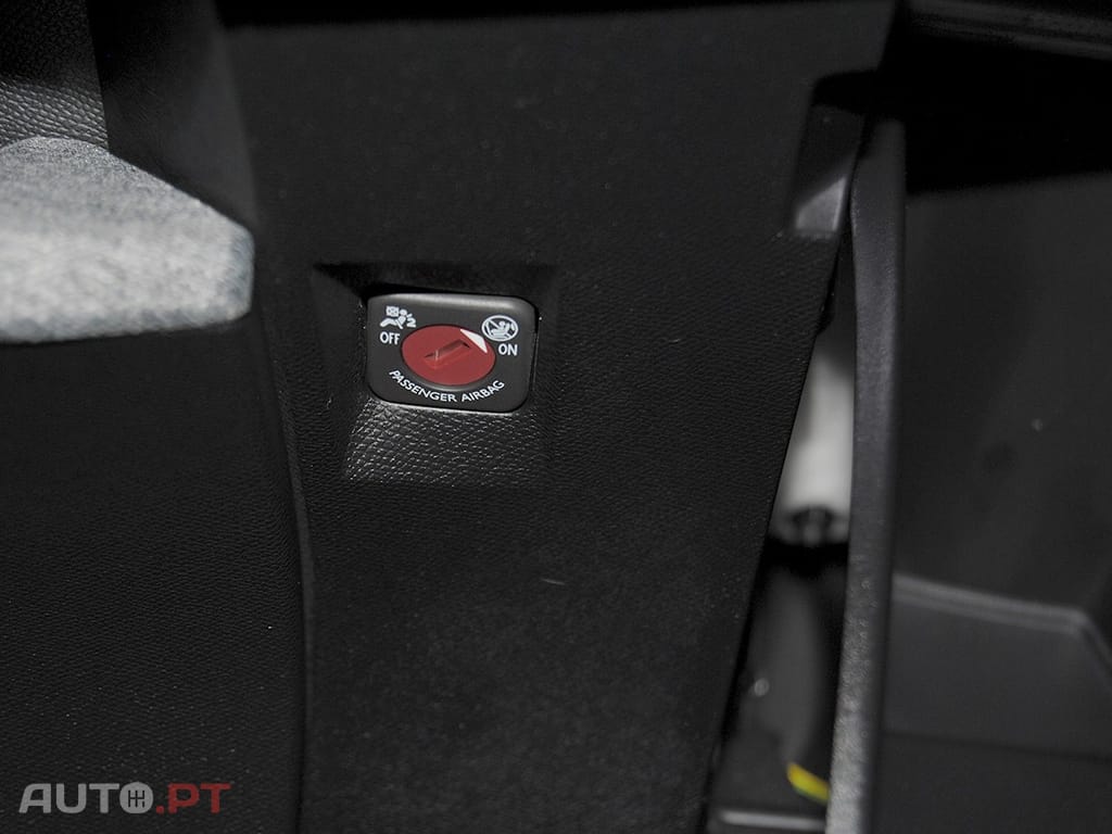 Peugeot 5008 1.2 Hybrid Allure e-DCS6