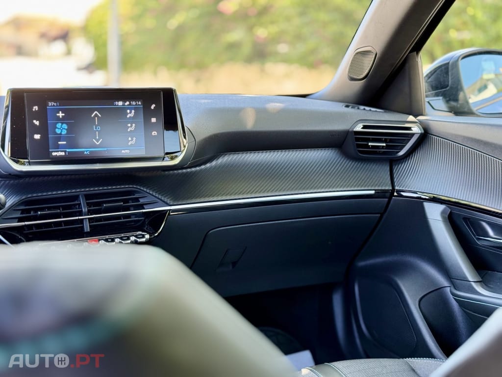 Peugeot 2008 PureTech 100 Allure
