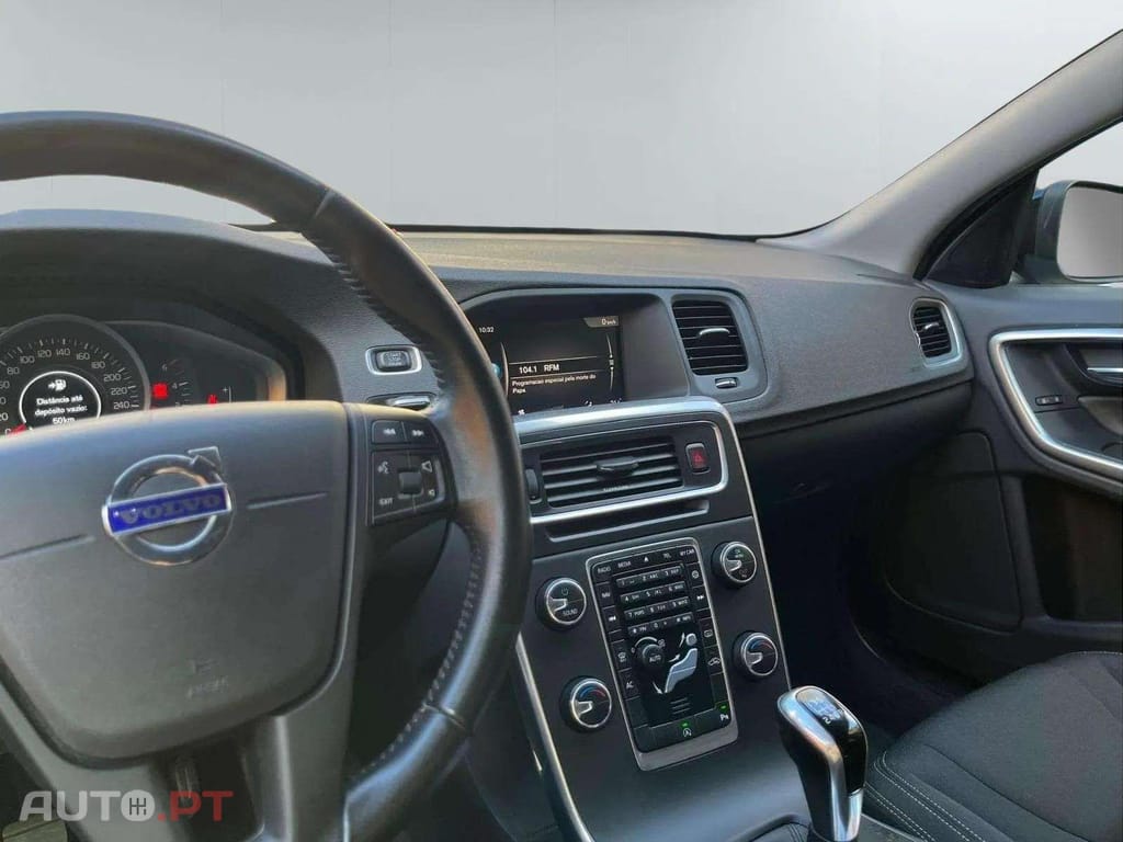 Volvo V60 2.0 D2 Momentum