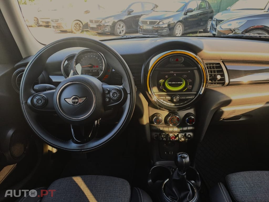MINI Cooper Cooper D