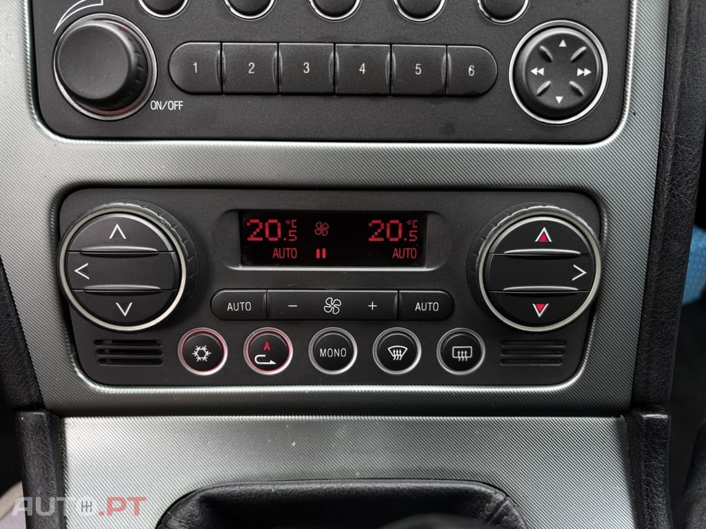 Alfa Romeo 159 1.9 JTD 16V Distinctive — fotografia 12