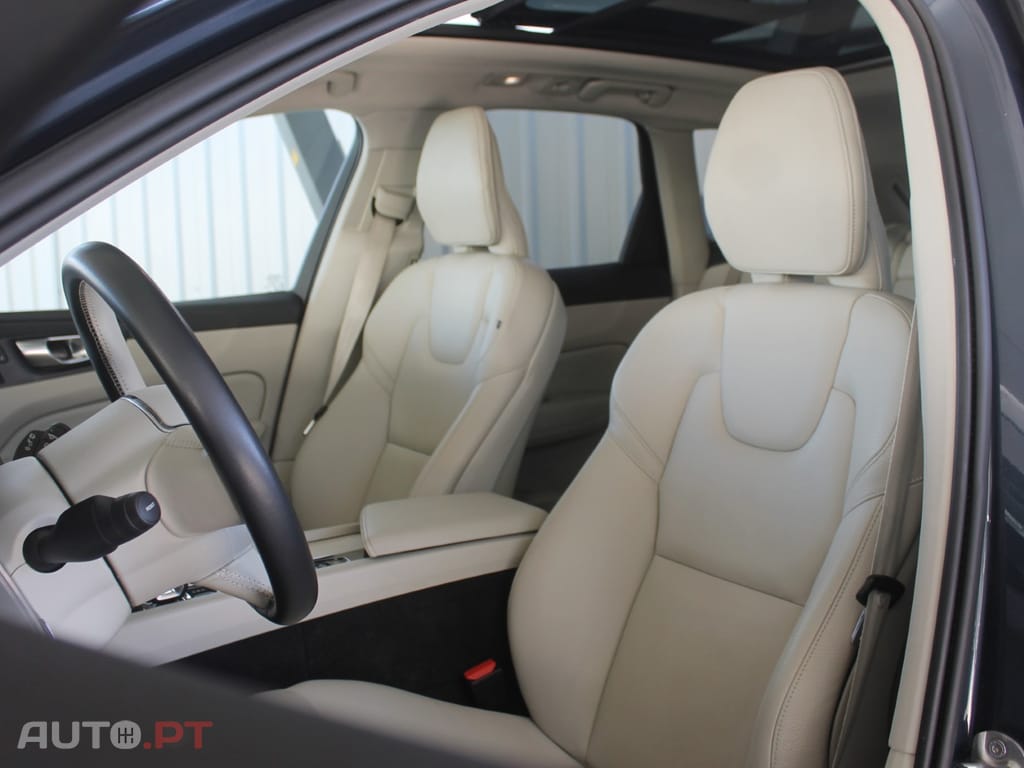 Volvo XC60 2.0 T6 PHEV Inscription Expression AWD