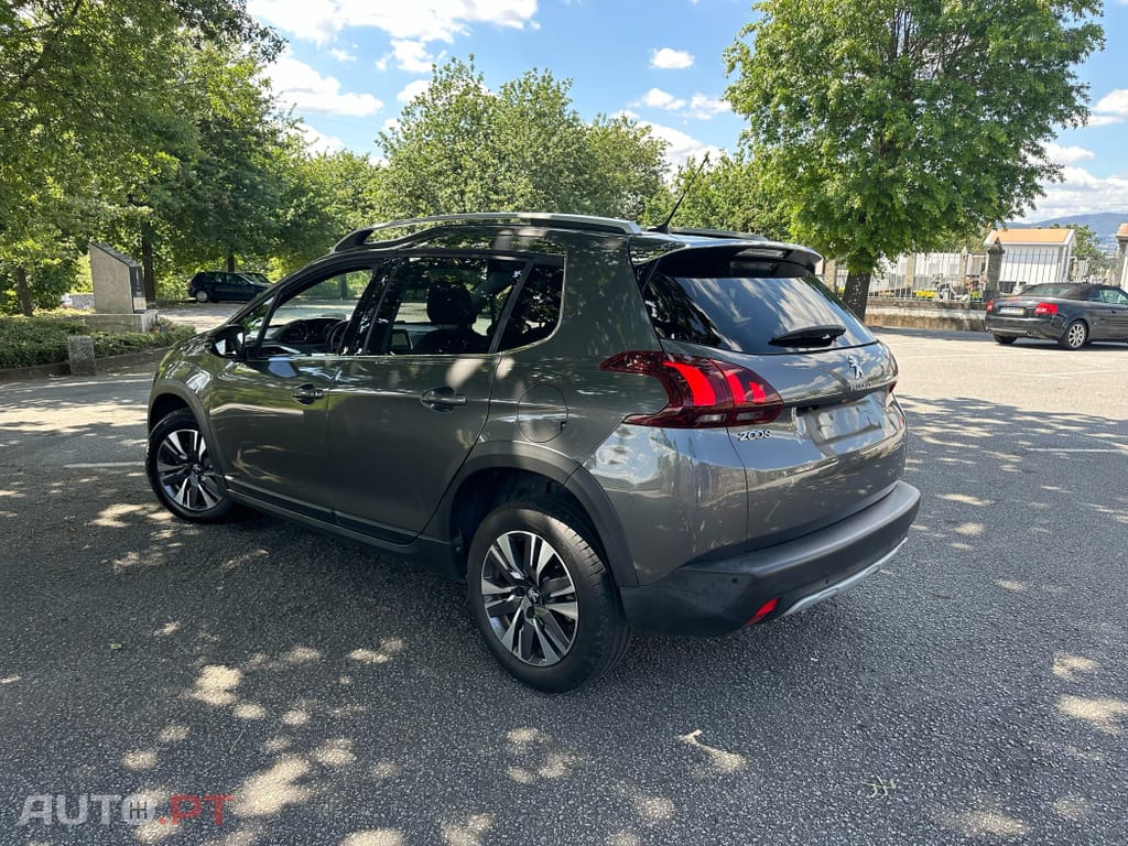 Peugeot 2008 1.2 PureTech Allure EAT6