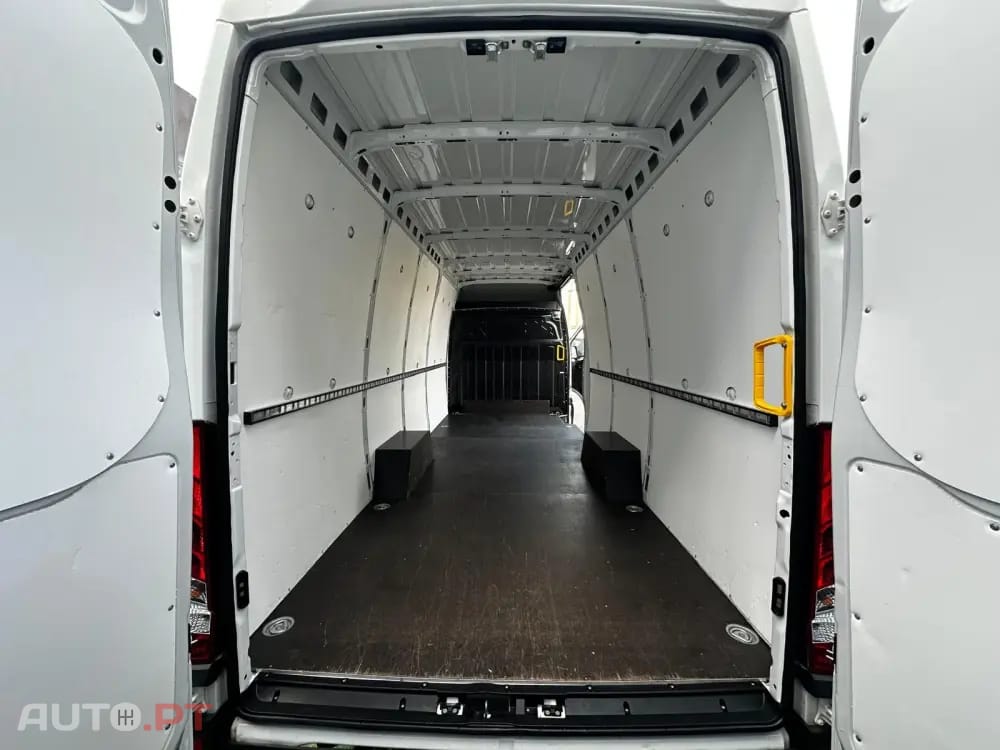 Iveco Daily Outro