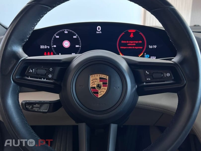 Porsche Taycan 4