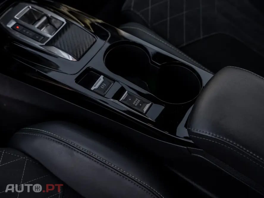 Peugeot E-2008 50 kWh GT