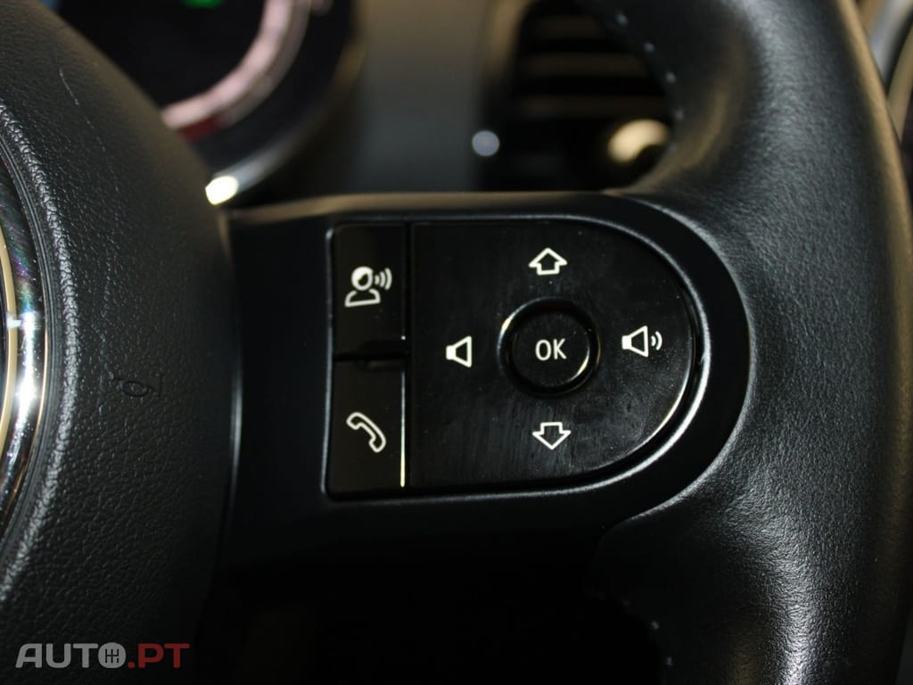 MINI Clubman ONE D 1.5 D AUTO I.V.A DEDUTÍVEL