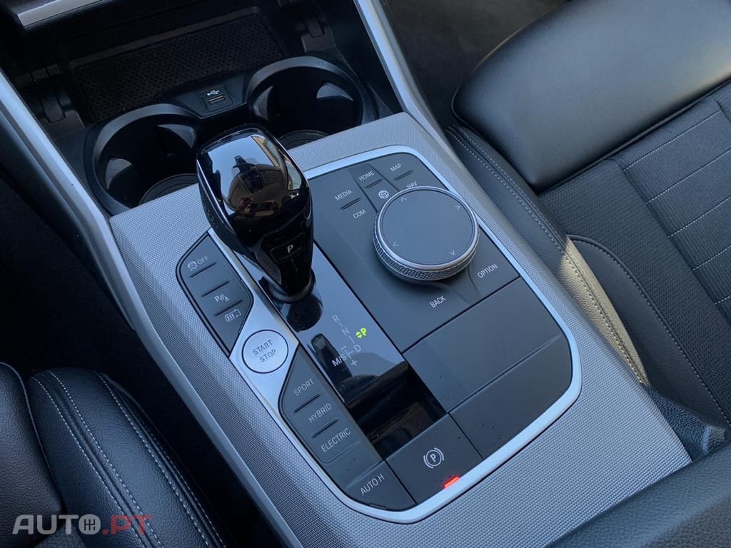 BMW 330 e Touring Line Luxury Auto