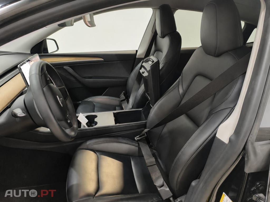 Tesla Model Y Long Range Tração Integral — fotografia 4