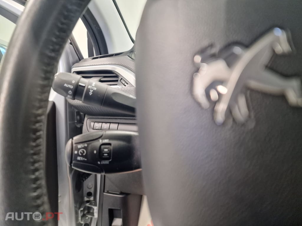 Peugeot 208 1.2 STYLE