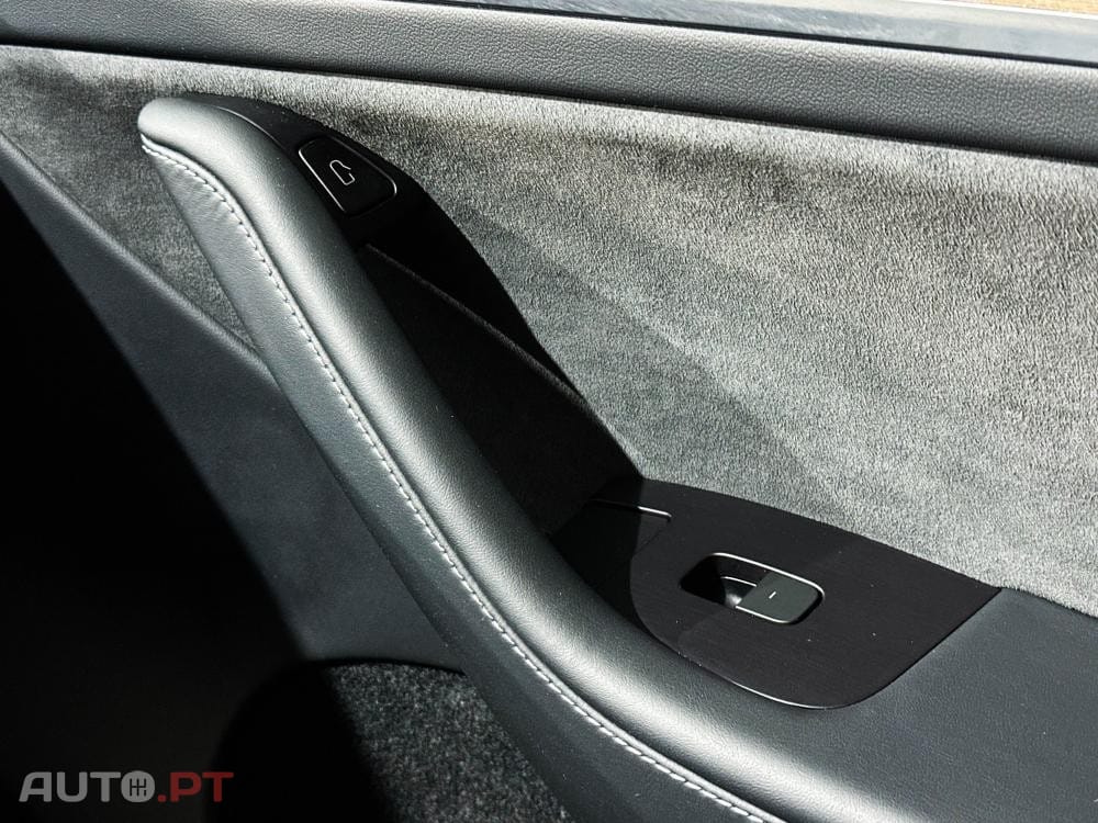 Tesla Model Y Long Range RWD